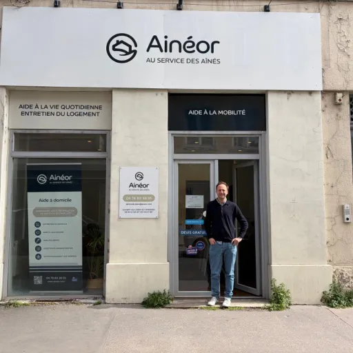 Interview de Édouard Plasmans de Aineor : Quitter la franchise pour reprendre son indépendance dans l’aide à domicile